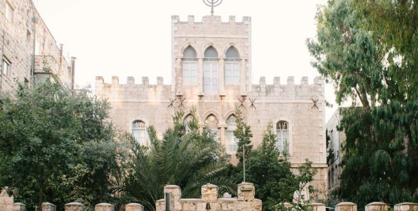 القدس: استئجار طائرة خاصة 