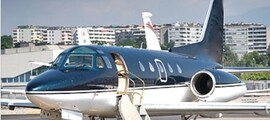 location jet privé, cabine MD 83 vide sièges blancs