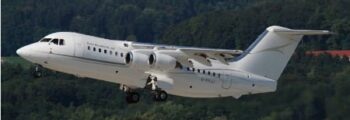 **Texte alternatif :** Location jet privé - cabine MD 82 vide