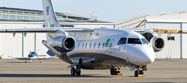 Location jet privé - Cabine d'avion vide, sièges en cuir noir