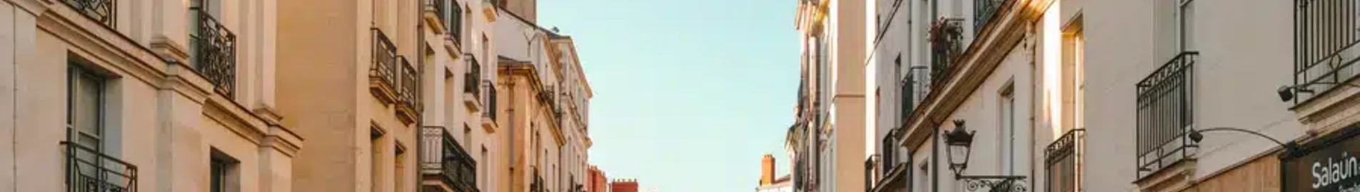 نانت: استئجار طائرة خاصة