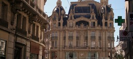 لورسي ليفيس: استئجار طائرة خاصة