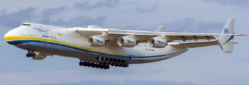 avion cargo An-124 piste