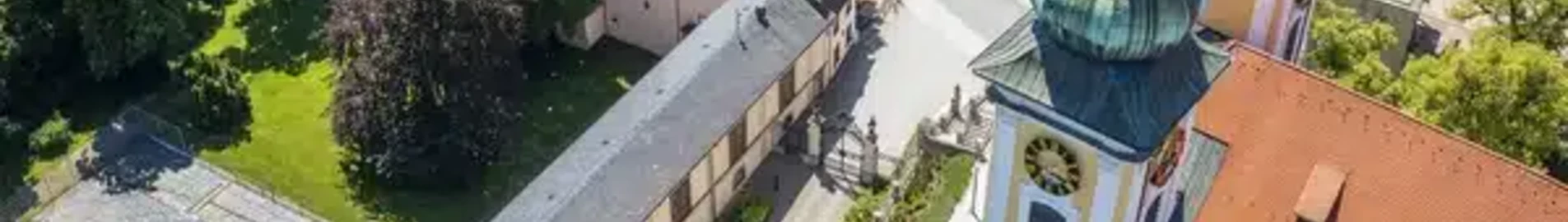 دوناوشينغن فيلن: تأجير طائرة خاصة 
