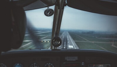 هل هناك شيء اسمه بلد بلا مطار؟